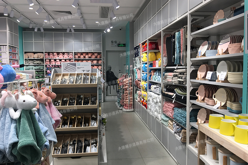 精品饰品展示架按照不同的商品分类