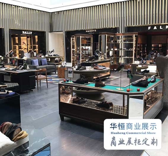 哈尔滨华恒展柜：以匠心烤漆工艺，点亮冰城商业橱窗！