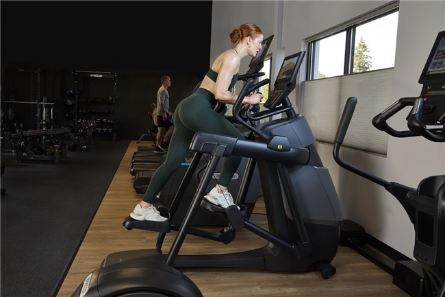 四机合一,全维驱动:Precor 必确AMT多功能体适一体机开启有氧训练新纪元